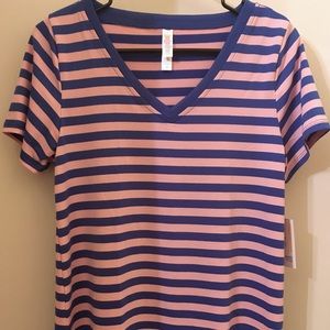 LuLaRoe XS Christy Vneck Tee